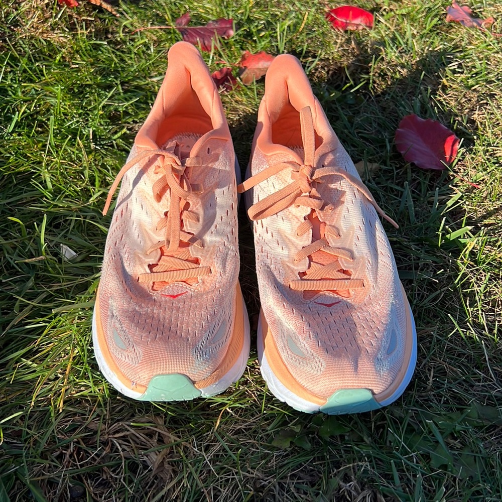 Hoka One One Clifton Running Shoes Sneakers Women’s Size 11 Cantaloupe Silver